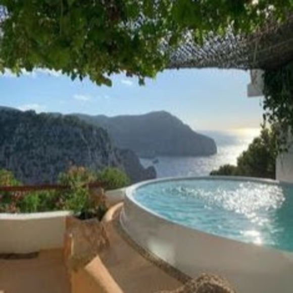 Meet your Posher, Sophia - Picture 1 of 1